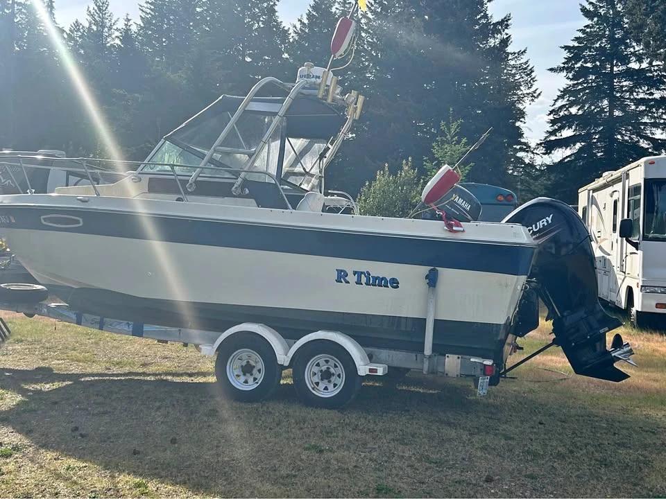 2000 Sea swirl boat fishing 21ft Striper 2100