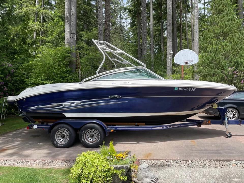 2005 SEA RAY 220 Select Open Bow 350