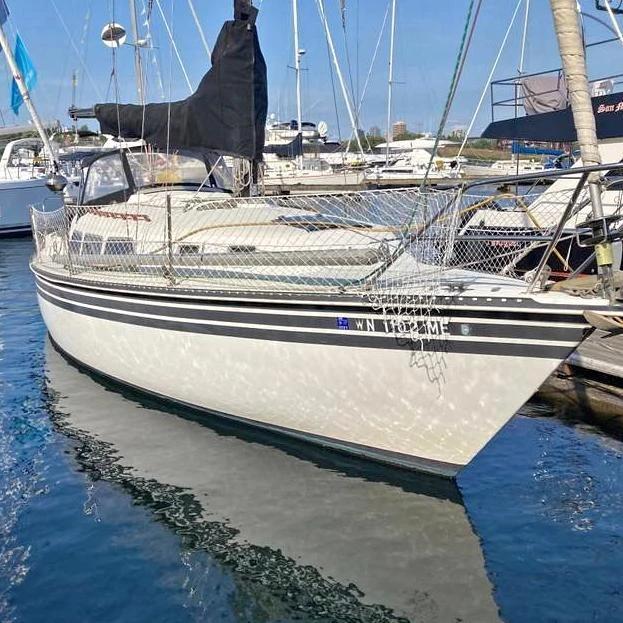 1983 Newport 33 sailboat Newport 33
