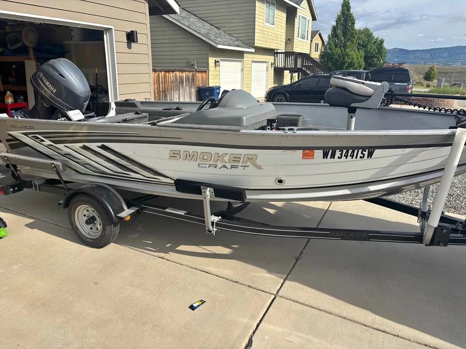 2020 Smoker Craft Angler XL