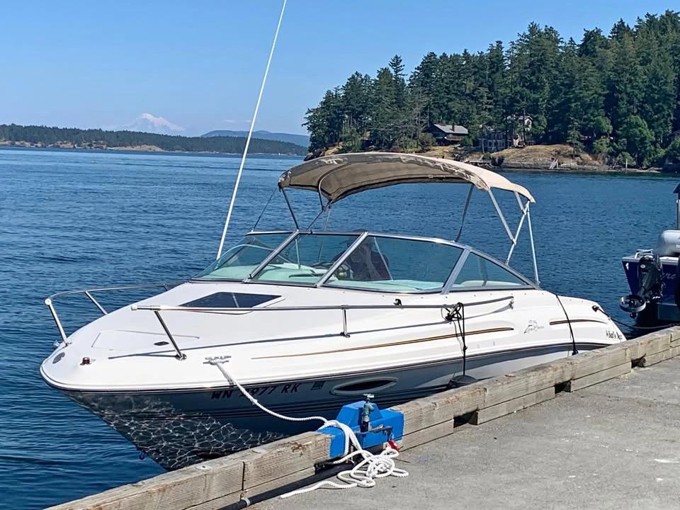 2000 Sea Ray 215 Express Cruiser