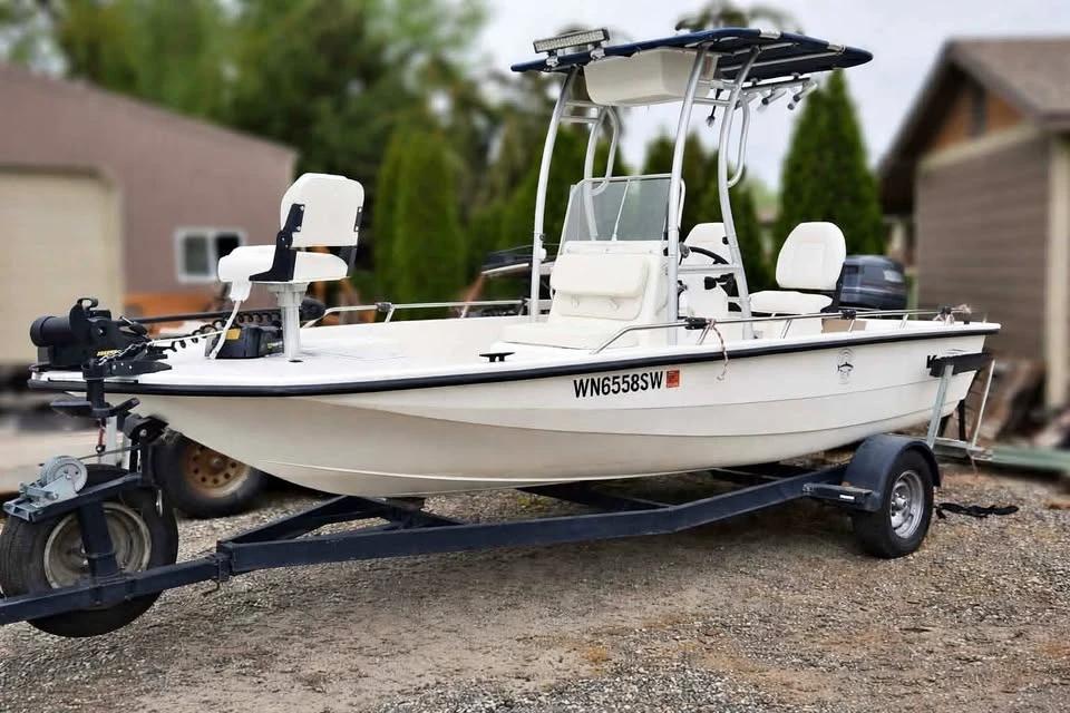 1989 Kenner 18' center console bay boat 18 Classic