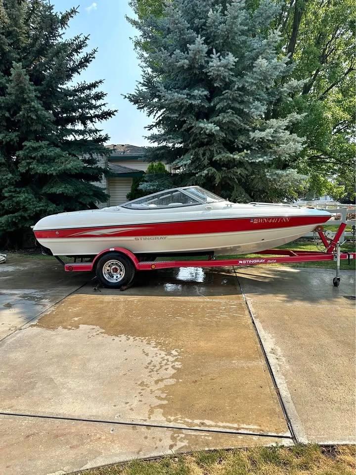 2004 Stingray Boat 180RX