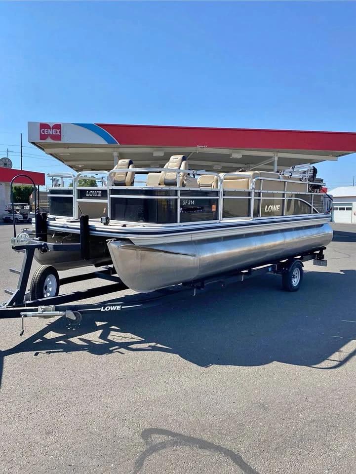 2017 Lowe sf214