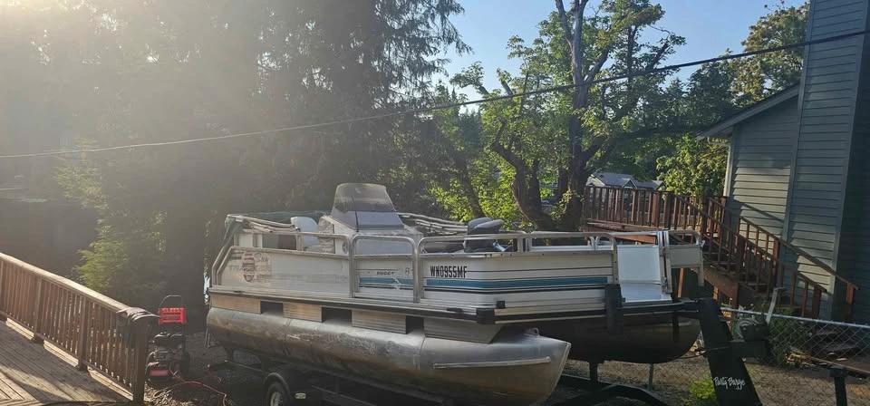 1994 Aluminum Sun Tracker
