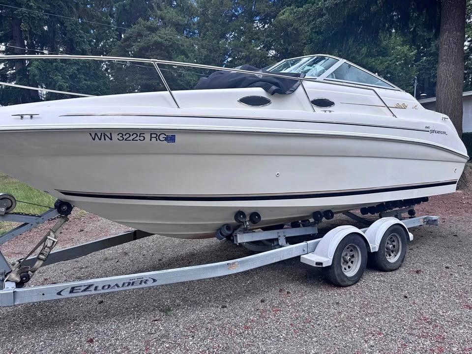 1997 240 SeaRay Sundancer 240 Sundancer