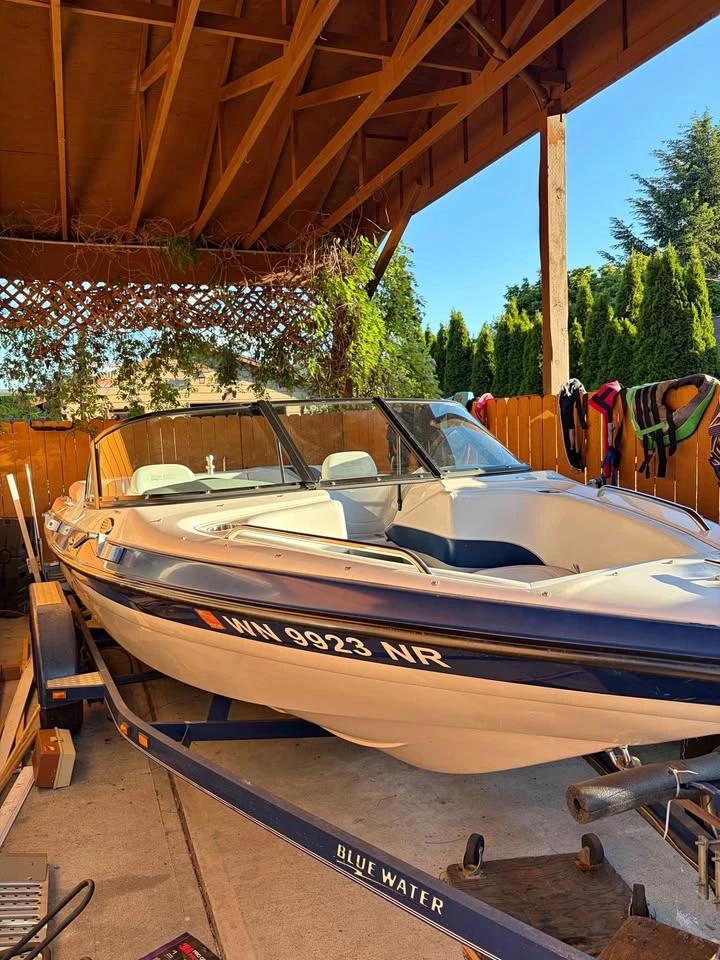 2005 BlueWater 220