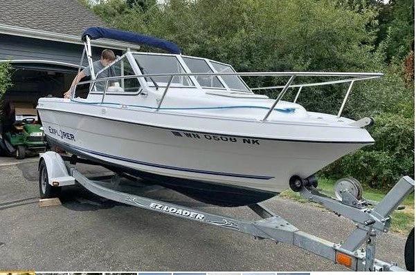 2001 Campion 542 explorer