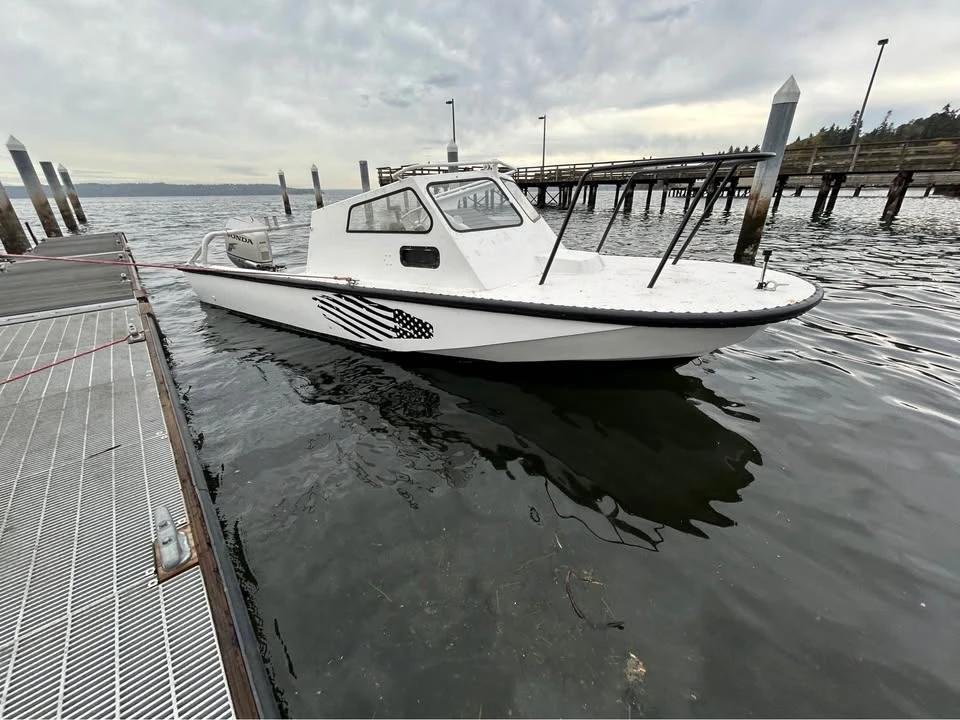 1989 Boston Whaler revenge 22