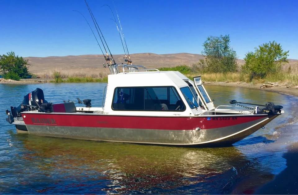 2004 Raider Boat 24 ft 240 Pro Fish