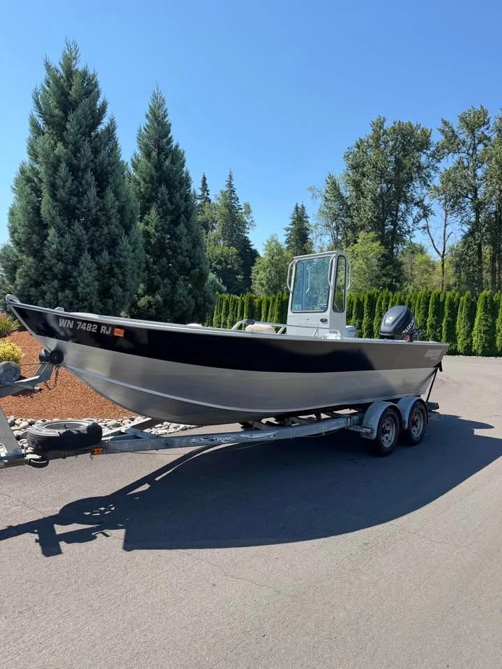 2001 Boulton center console 21ft 21 Center Console