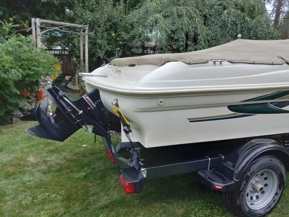 2000 Searay bow rider 180 BR