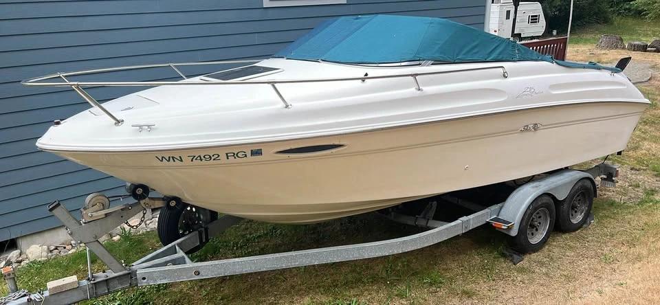 1998 SeaRey 215 Express Cruiser 215 Express Cruiser