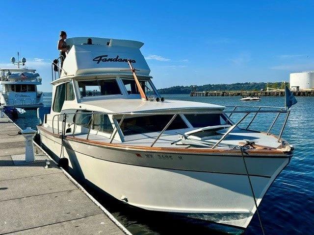1968 Fairliner 34' cabin cruiser Fairliner 34 Sedan Cruiser
