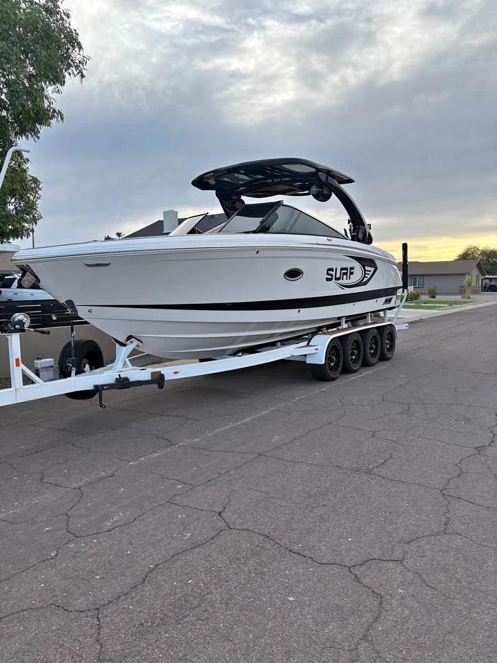 2023 Chaparral Surf