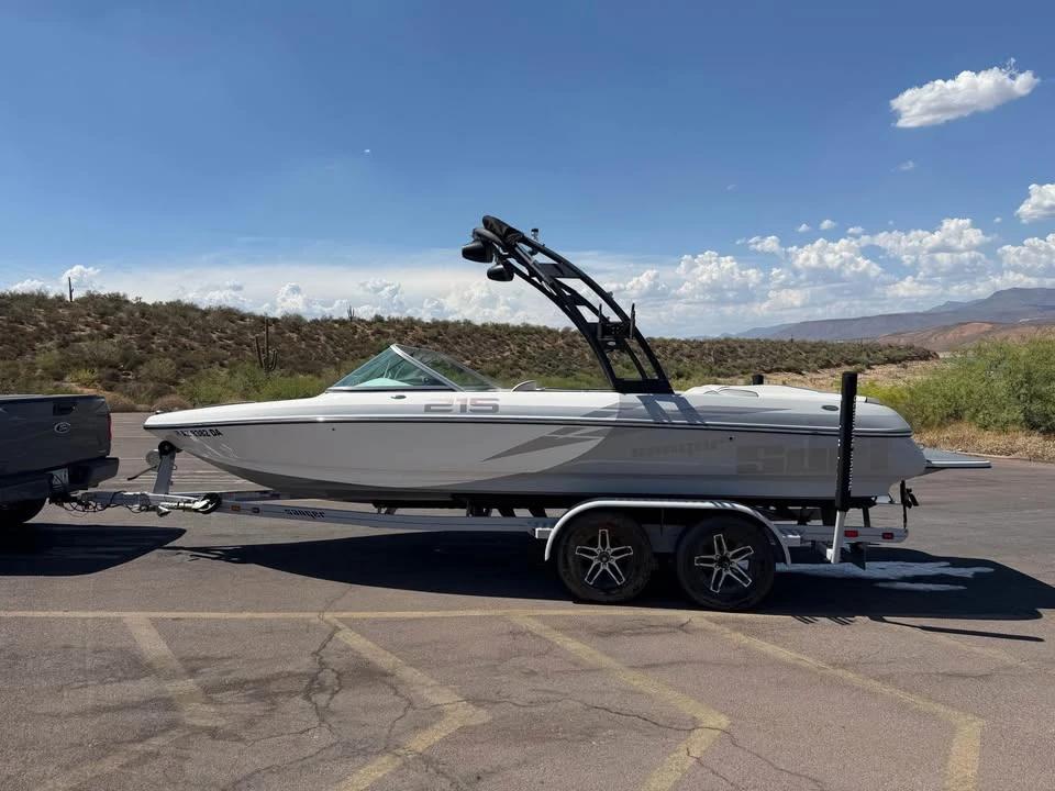 2019 Sanger 215s