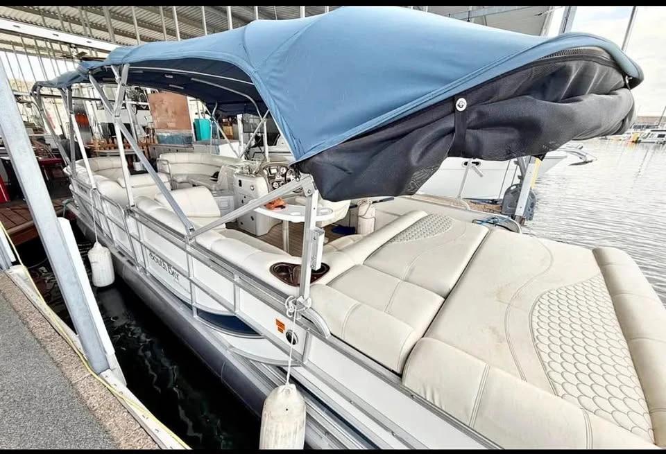 2007 Southbay 925 CR Tri-Toon 925CR TT-I/O