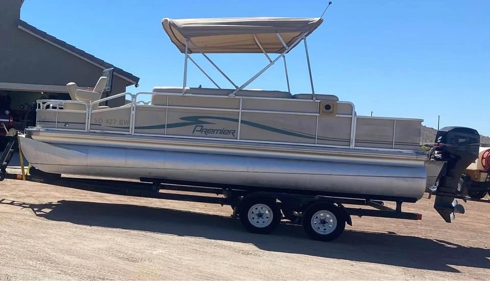 2005 21 ft Premier pontoon boat 210 Horizon