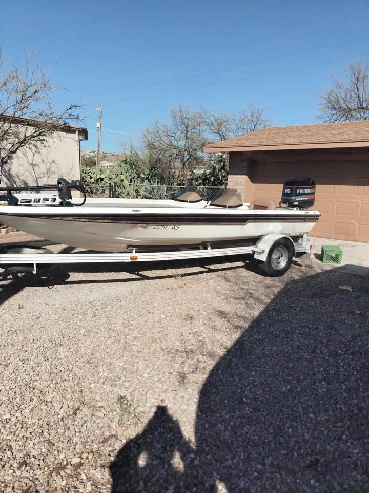 1994 Champion boat 190 series
