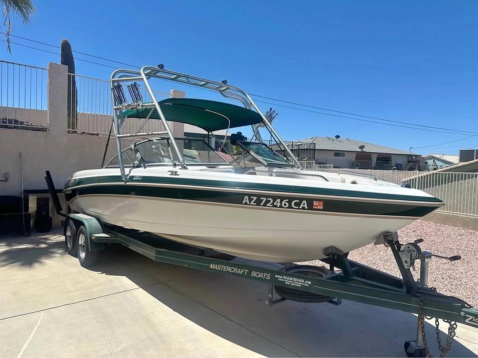 2000 Mastercraft maristar 230vrs