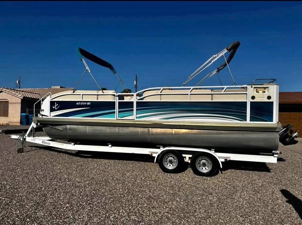 2003 JC Tritoon 226 O/B