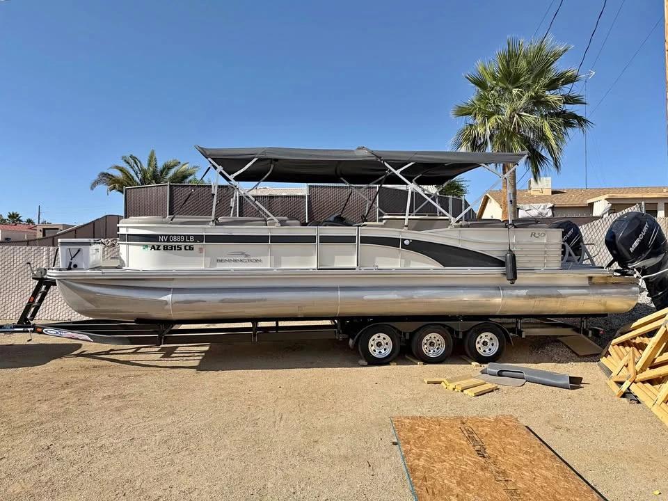 2018 Bennington R30 R Series 30