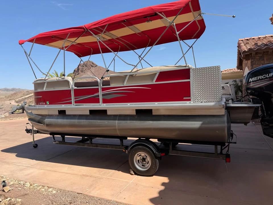 2015 sun tracker 18 foot Bass Buggy 18 DLX