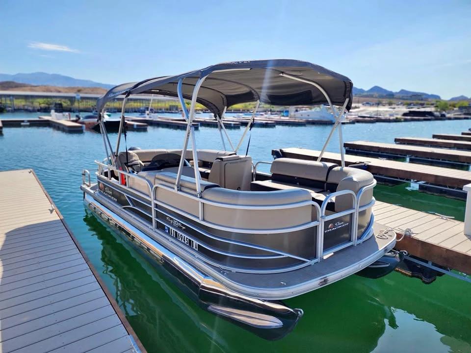 2018 SUNTRACKER 20DLX pB 20 pb Party Barge 20 DLX