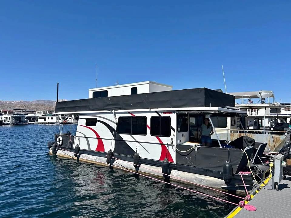 1981 Houseboat 40’ aluminum tritoon kayot Kayot 40 Houseboat