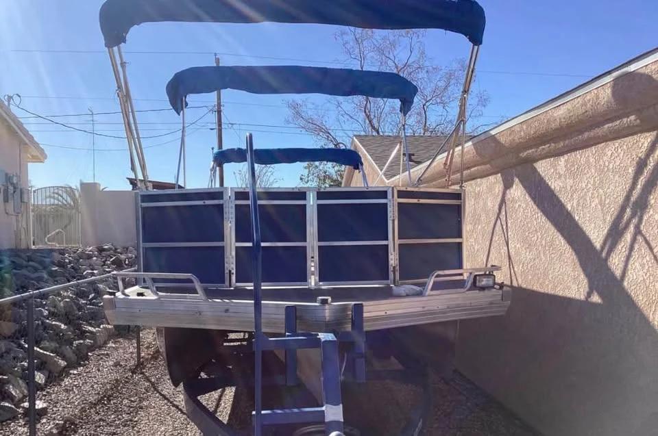 1994 Tritoon 26 foot 5.7 V8 jc Tritoon 266-I/O