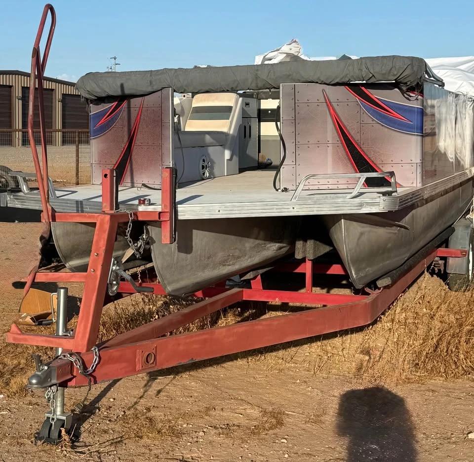 1991 JC TriToon 266 TriToon 266