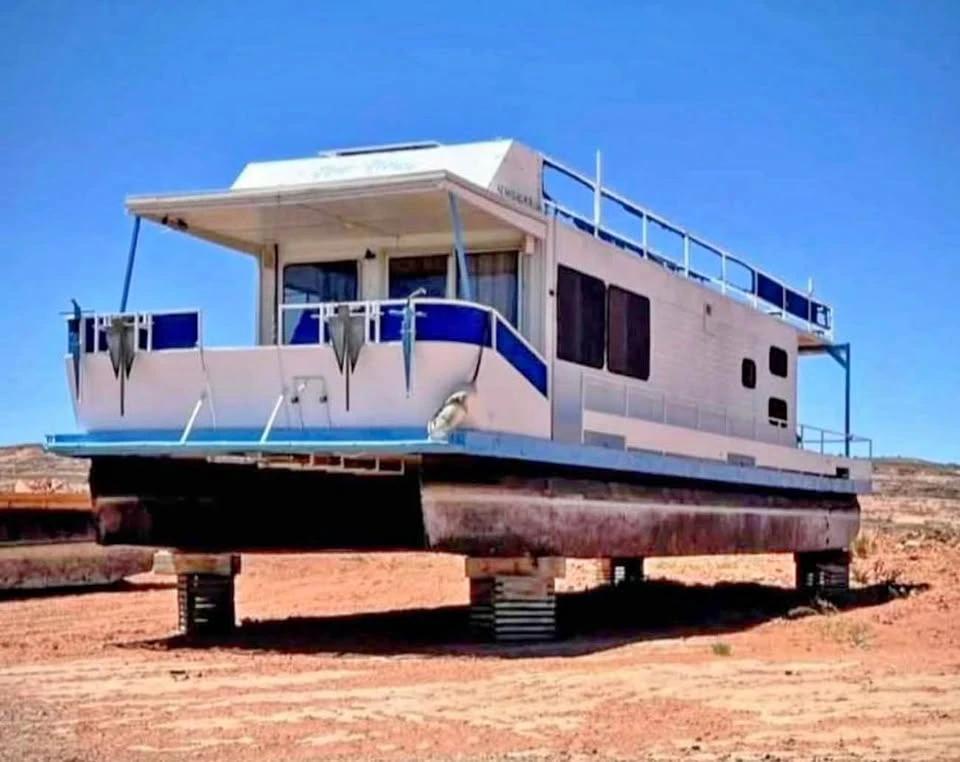 1965 House boat Kayot 50ft Kayot Commander