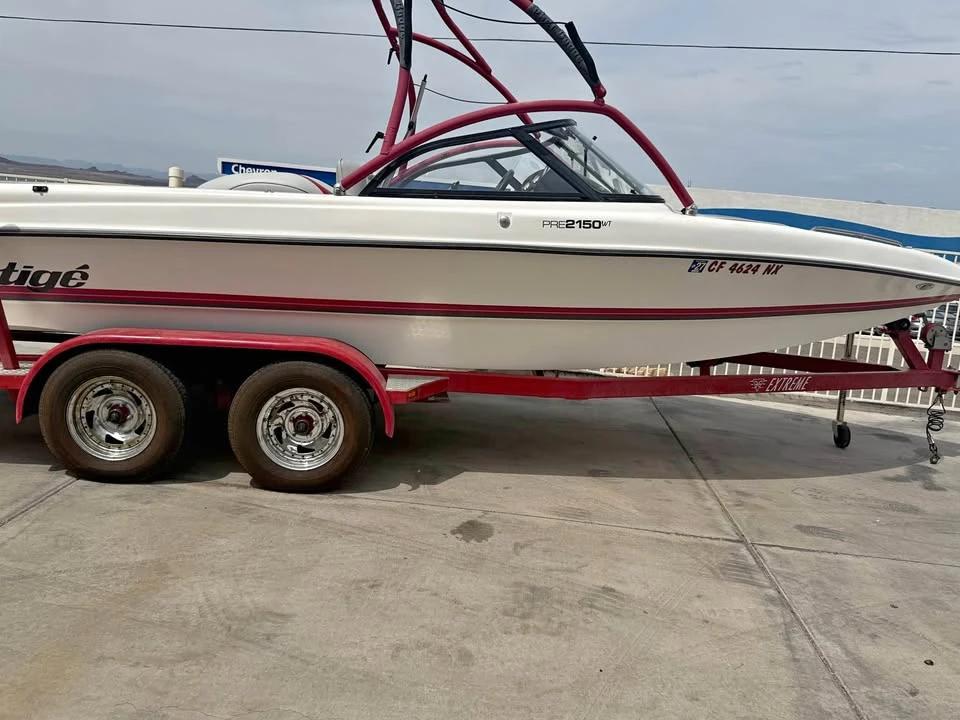 1997 Tige wakeboard boat