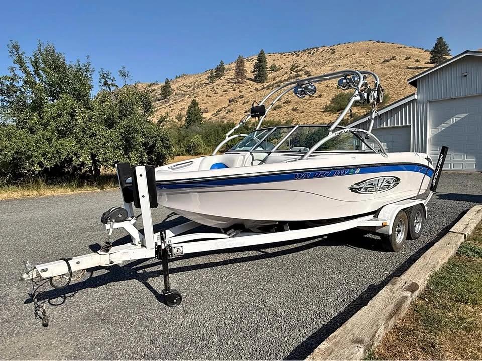 2004 Air Nautique SV 211