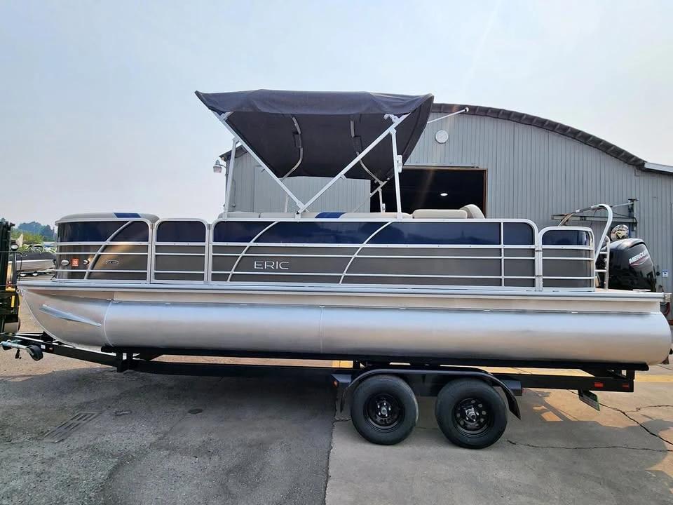 2021 Trifecta 25 foot 25 Sport RF9