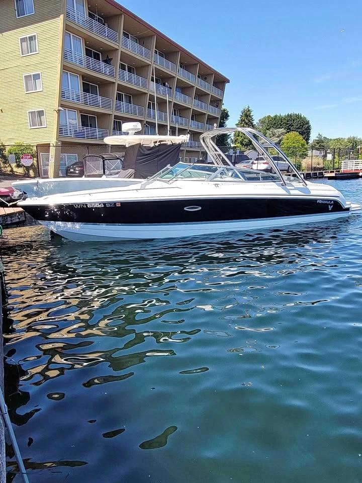1999 Formula 260 Bow Rider