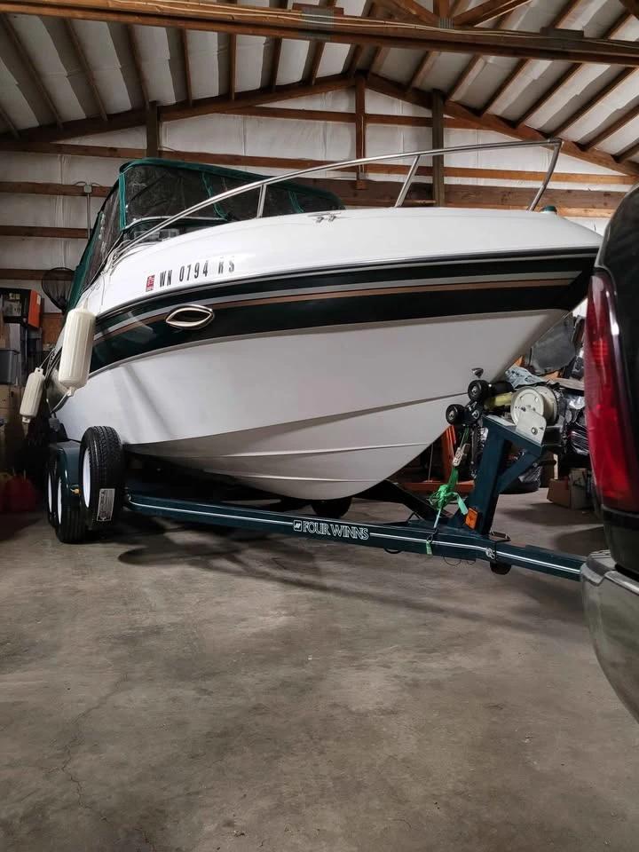 1999 Four winns sundowner 225 225 Sundowner