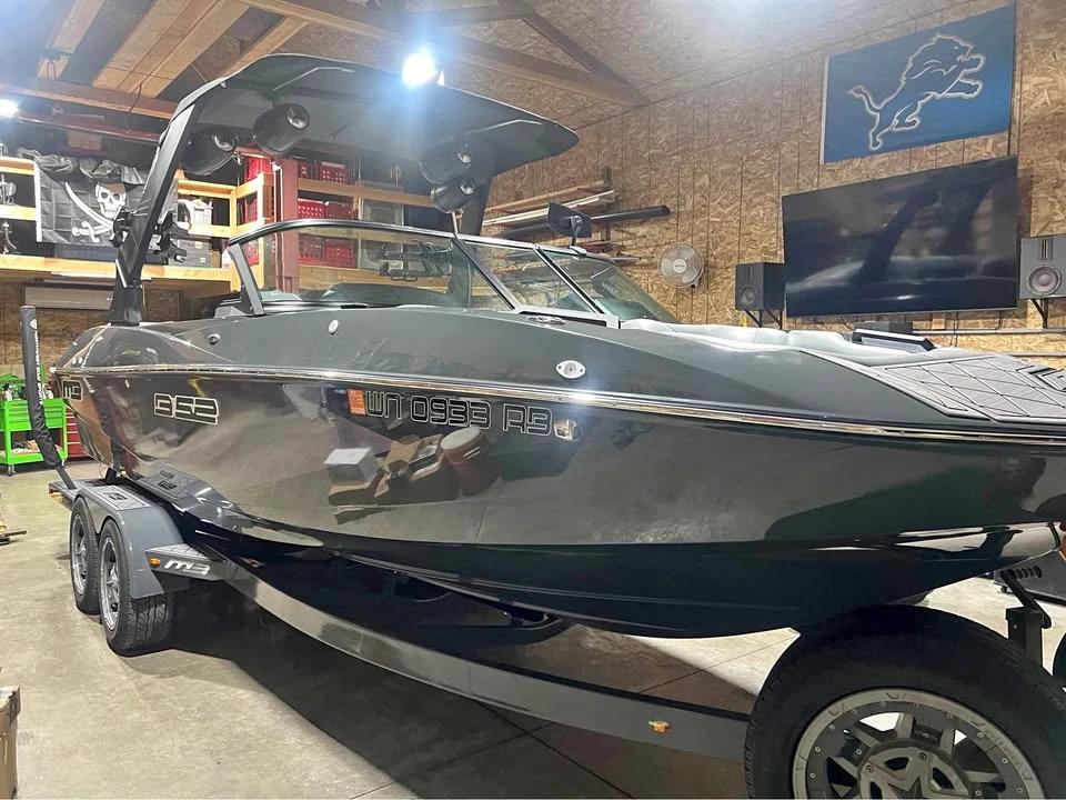 2022 MB Sports 52 Wakesurf Boat