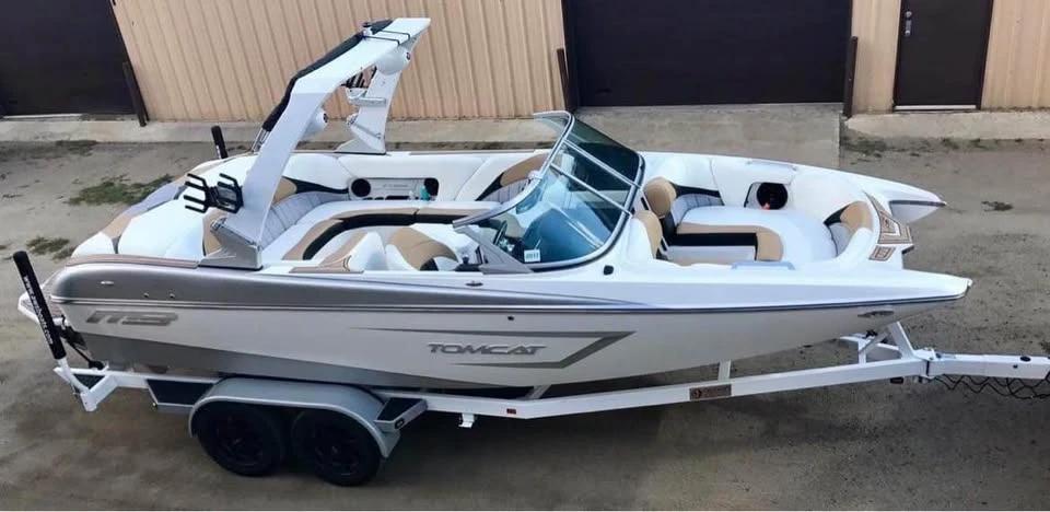 2017 MB F22 Tomcat