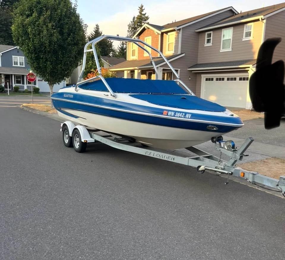 2007 Glastron GLA 23ft ski boat Glastron GXL 235 Bowrider