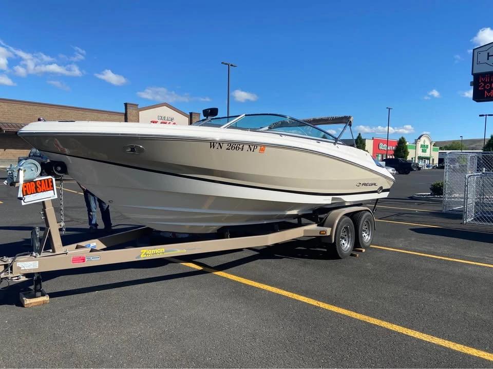 2005 Regal 22’ runabout 2200 Bowrider