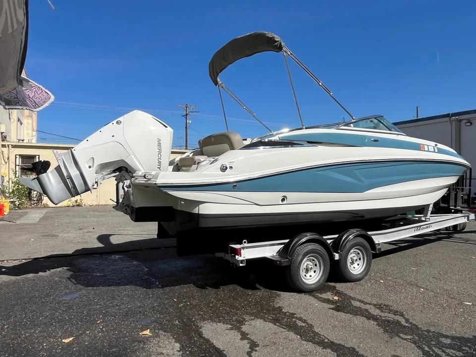 2023 Crownline 235xs