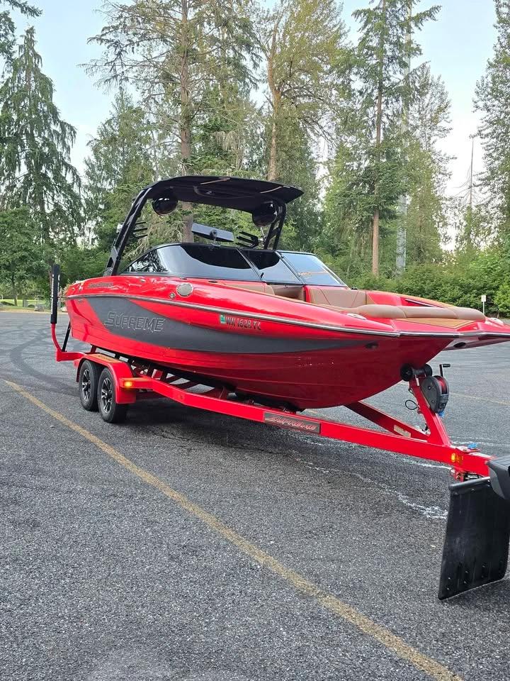 2017 Supreme s226