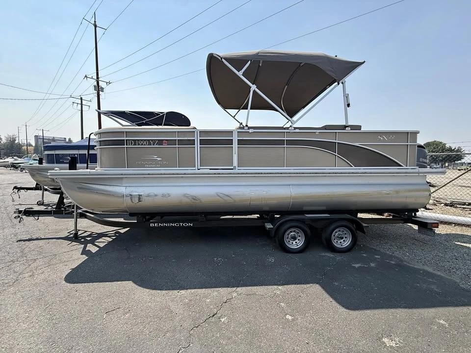 2020 Bennington 22 sxp pontoon boat 22 sxp