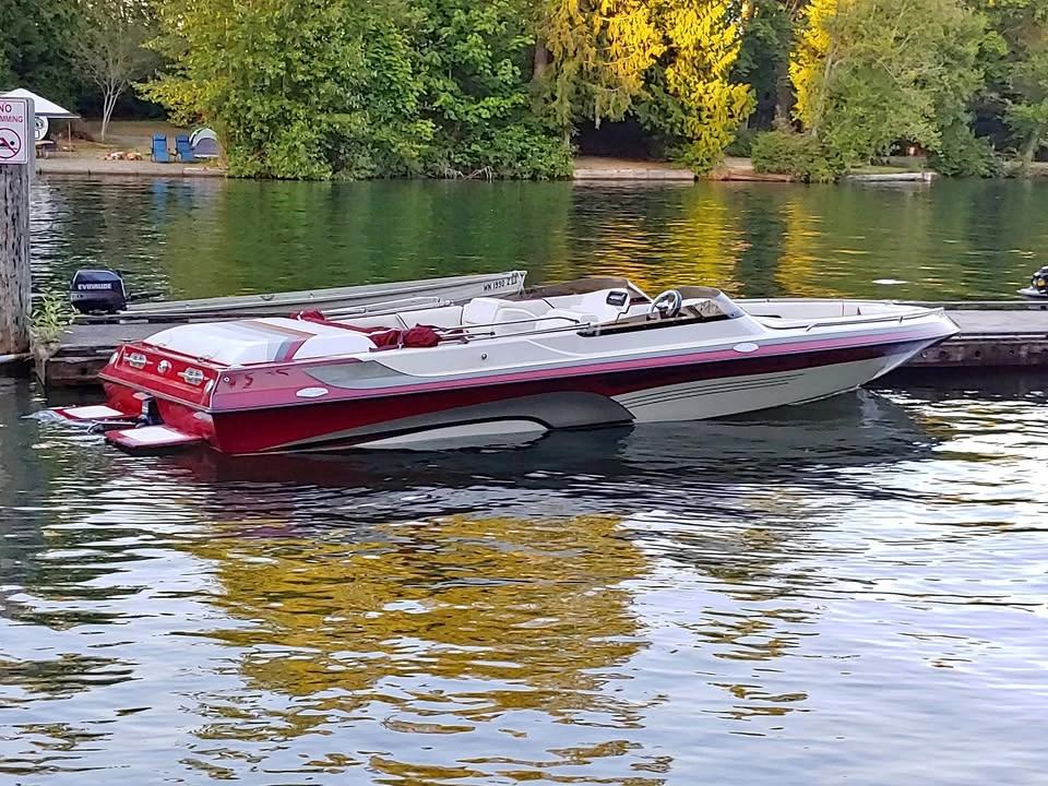 1999 Essex Ski Boat 21' 21' Sterling