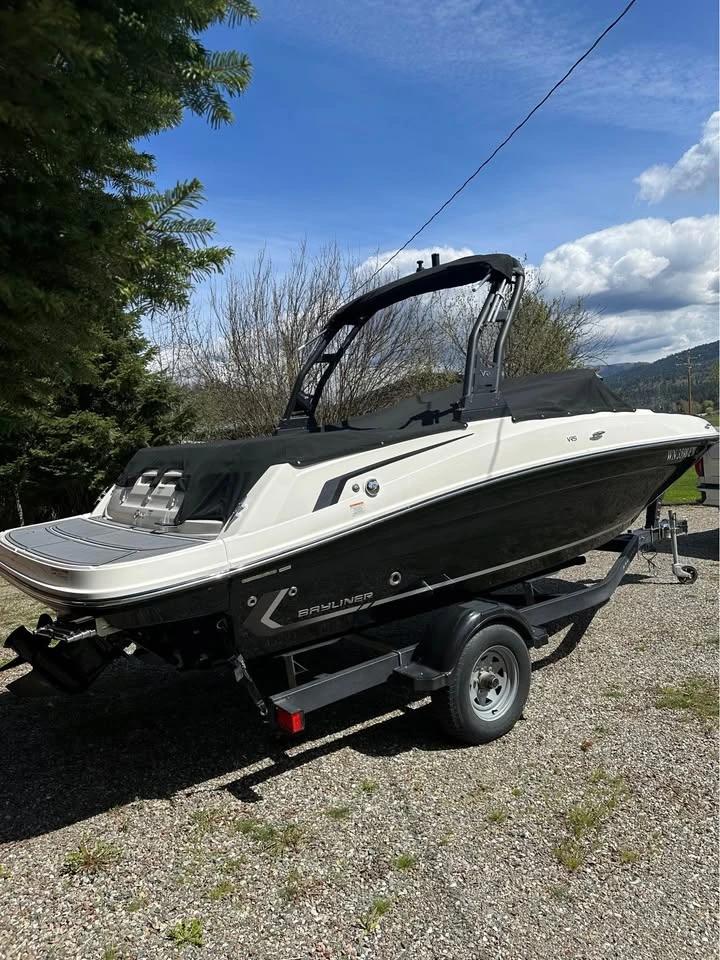 2023 Bayliner VR5