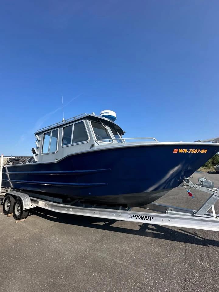 2018 Wolf 26 Cuddy Cabin