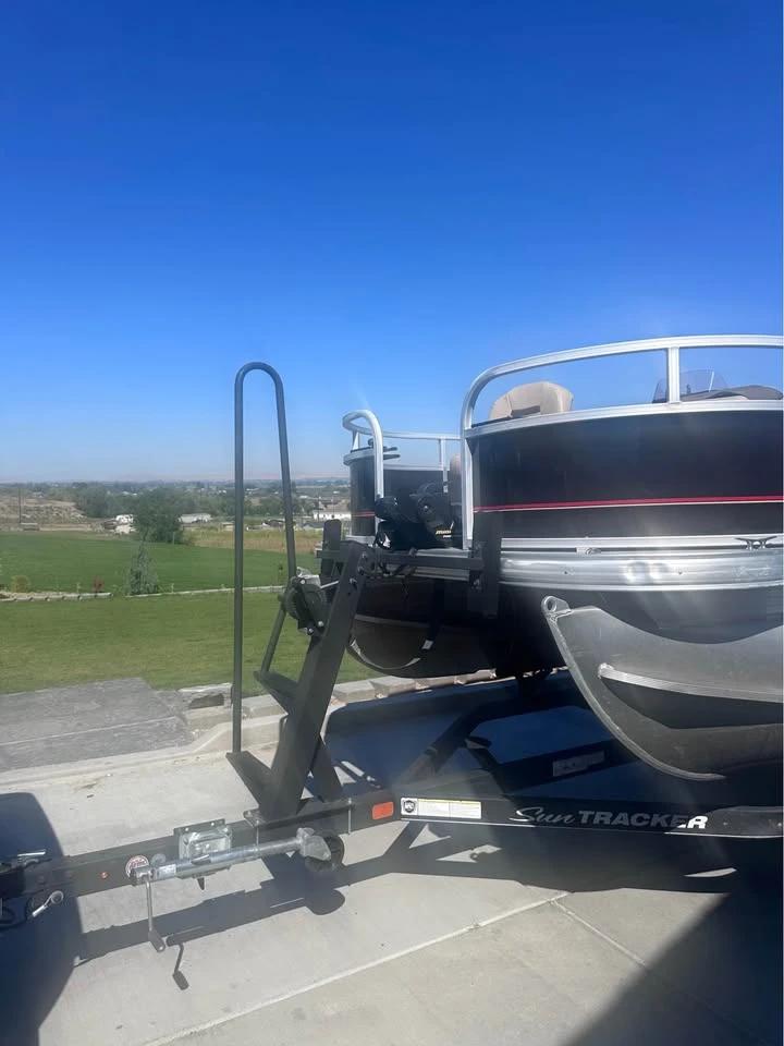 2012 Sun Tracker Bass Buggy 18 DLX 18 DLX