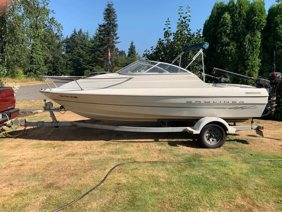 2000 Bayliner caprie cuddy cabin