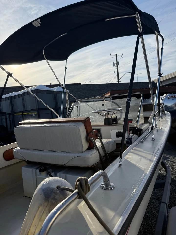 1988 Boston Whaler Newport 17 Newport 17